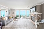 Thundering Sea, Gorgeous Oceanfront Living Room with Smart TV and Fireplace